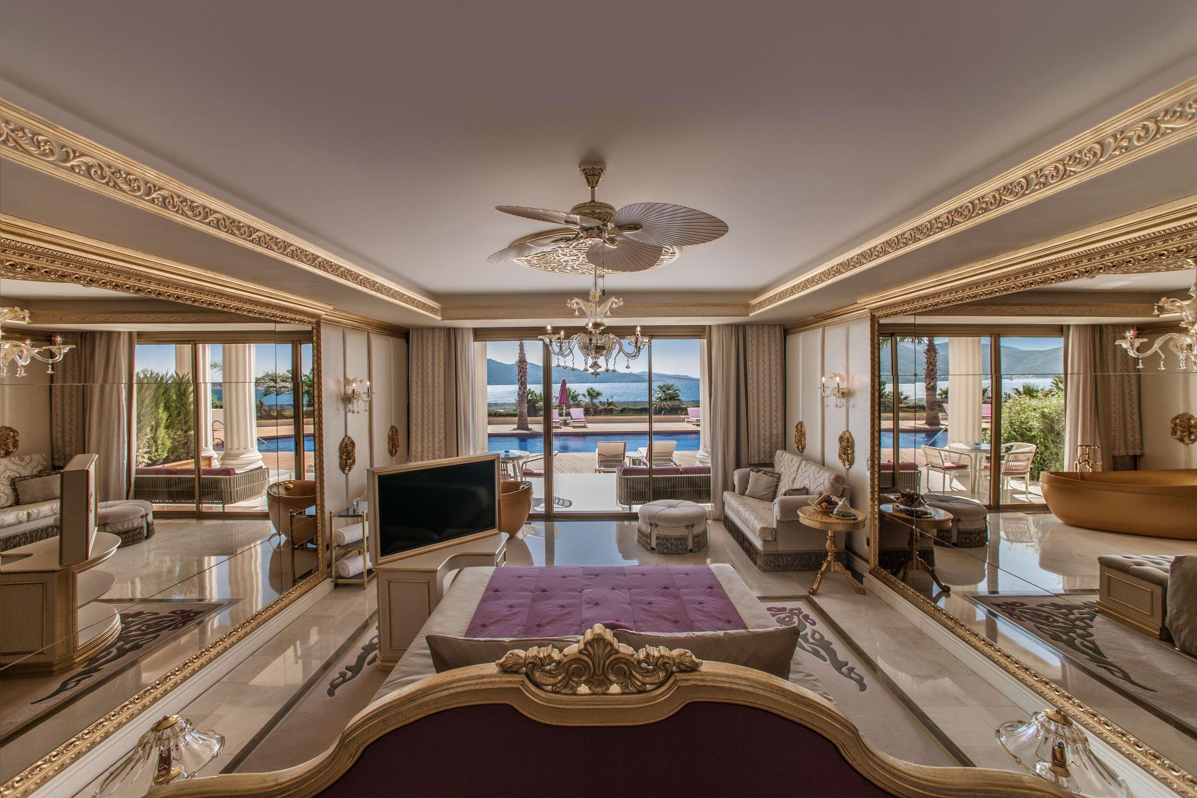 The Plaza Bodrum Torba Exteriör bild